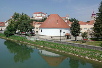 Wall Mural - Pulverturm und Burgberg in Ptuj, Slowenien