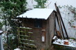 FU 2023-03-08 Schnee 8 Auf dem Holzhaus liegt Schnee
