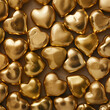 Fondo con detalle y textura de multitud de piezas de oro con forma de corazon
