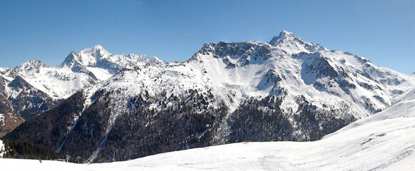 Sticker - Panoramic view of the ski slopes of the famous La Plagne-Bellecote ski resort in the heart of the French Alps in the Tarentaise valley at the foot of Mont Blanc