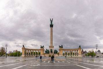 Wall Mural - Heroes' Square