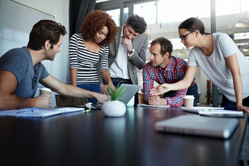 Aufkleber - People, teamwork and laptop or office desk, meeting and collaboration for and thinking for online project. Employee, together and research on tech for info, coworking and reading company review