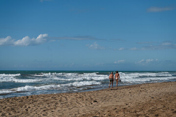 Wall Mural - passeggiata in spiaggia toscana 