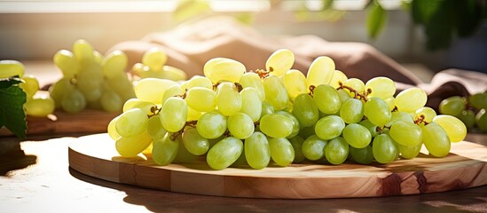 Poster - Grapes on cutting board