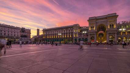 Wall Mural - Monument to Vittorio Emanuele II and Galleria Vittorio Emanuele II day to night timelapse on the Piazza del Duomo