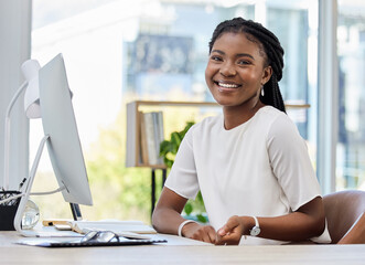 Aufkleber - Computer, portrait and black woman at desk, office and worker or employee in workplace. Technology, smile and seo or online keyword specialist, email and report or plan for research or work project