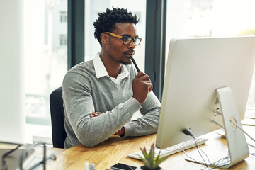 Aufkleber - Black man, computer and thinking in office, planning and website for research on article idea. Male person, journalist and brainstorming or online search for solution, ponder and reading feedback