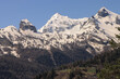 Majestätische Gipfel über Ovronnaz (Unterwallis); Six Armaille (2427), Dent Favre (2917) und Pointe d'Aufalle (2727) schon zu den Berner Alpen gehörend