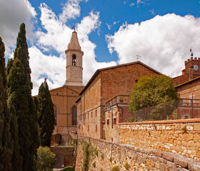 Wall Mural - Italia, Toscana, provincia di Siena, la città di Pienza e la campagna della val d'Orcia. Il Duomo.