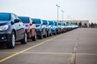 © duyina1990 - A row of cars parked in a parking lot