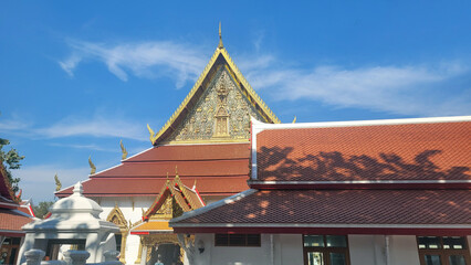 Wall Mural - house at the river shore of chao praya river in bangkok, thailand