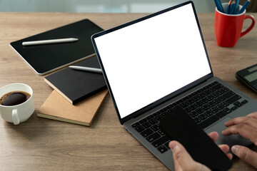 Poster - laptop with blank screen on table. workspace background new project on laptop computer with blank co