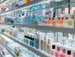 © น้ำฝน สามารถ - Discover a glamorous array of skincare and cosmetic products beautifully arranged for a luxurious beauty routine. AI generative.