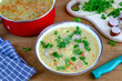 Zupa grochowa z kiełbasą - tradycyjne polskie danie