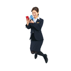 Aufkleber - スマホを見ながらジャンプする接客業の女性の全身写真