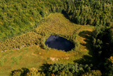 Fototapeta Tęcza - Kaszuby. Leśne jezioro.