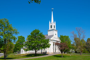 Wall Mural - Congregational Church of Topsfield at 9 E Common Street at Town Common in historic town center of Topsfield, Massachusetts MA, USA.  