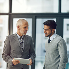 Aufkleber - Corporate staff, tablet and office for digital information, review online report or view email. Mature Hr manager, trainee and tech and happy for app, article search and feedback for project planning