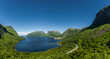 Blick auf  Bergsbotn Fjord auf Senja Insel in Norwegen