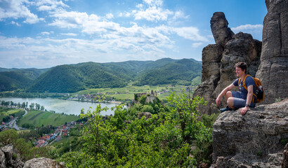 Wall Mural - Wandererblick in die Wachau