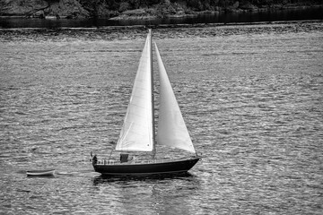 Sticker - Sailing boat along the coastline of Vancouver Island, Canada