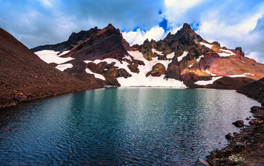 No Name Lake, Alpine Lake at the Base of Broken Top, Three Sisters Wilderness, Oregon