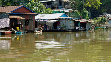 Wall Mural - floating houes on the tonle sap in cambodia