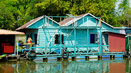 Wall Mural - floating houes on the tonle sap in cambodia