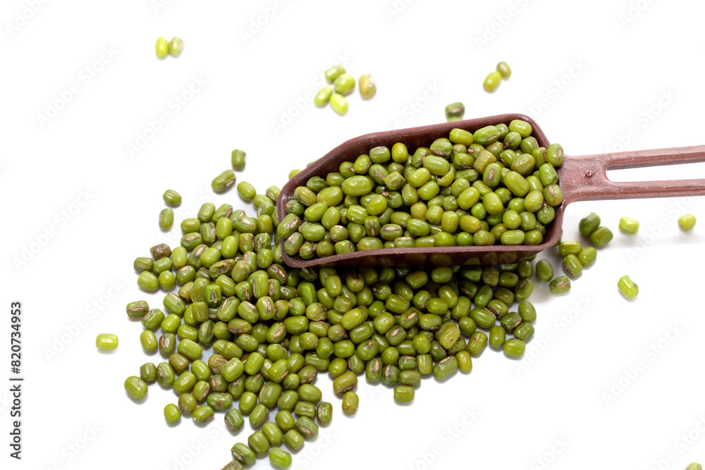 mung bean seed isolated on white background. mung bean on spoon Stock ...