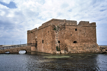 Canvas Print - Ruins of a medieval stone castle in the port of Paphos