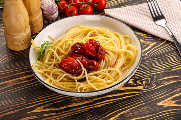 Wall Mural - Italian pasta spaghetti with tomato