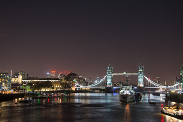 Wall Mural - city bridge at night