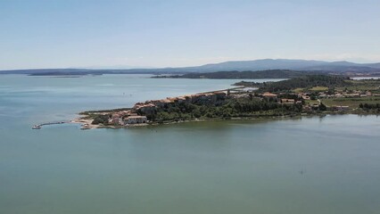 Canvas Print - survol du parc naturel régional de la Narbonnaise	et du port de la nautique près de Narbonne