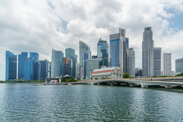 Canvas Print - View of skyscrapers at downtown across Marina Bay in Singapore