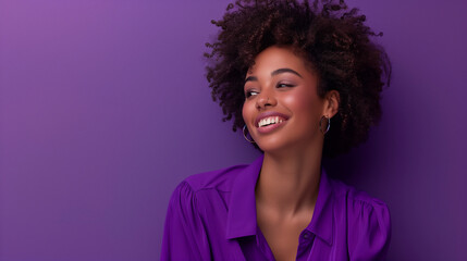 Wall Mural - woman on purple background