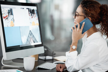 Aufkleber - Businesswoman, screen and computer in office with phone call for customer service with inquiry. Designer, employee and brief for product details with consult for feedback with happiness in Germany.