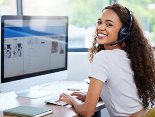 Leinwandbilder - Smile, portrait and happy woman in call center with computer screen, headset and lead generation in office. Telemarketing, virtual assistant or customer service agent on website for online support