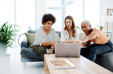 Canvas Print - Laptop, pointing or people in startup meeting for solution, speaking and teamwork in conversation. Women, technology and designers in office for planning, talking or collaboration for problem solving