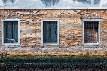 Canvas Print - Ancient doors and windows