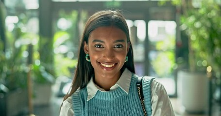 Canvas Print - Smile, face and Indian woman in office with green business pride, confidence and dream job satisfaction. Sustainability, portrait or store owner in eco friendly, recycling or net zero company startup