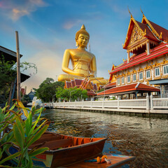 Canvas Print - The Big Seated Buddha Statue (Buddha Dhammakaya Dhepmongkol) at Wat Paknam Phasi Charoen (temple) in Bangkok, Thailand