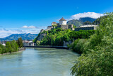 Urlaub in Kufstein, Tirol, Österreich: Die schöne Altstadt mit der beeindruckenden Festung, Burg Kufstein