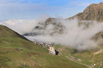 Canvas Print - La station de la Mongie en Hautes-Pyrénées, France 