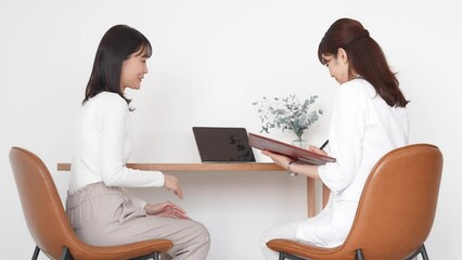 Aufkleber - 診察する医師と患者