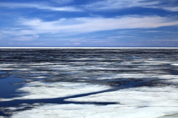 Wall Mural - Ice floes on empty northern Baltic sea