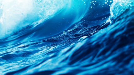 Poster - Close-up of a dynamic ocean wave with detailed water textures and splashes, capturing the energy and movement of the sea.