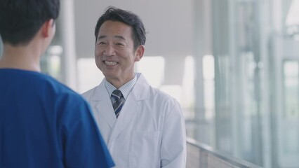 Poster - 会話する医者たち