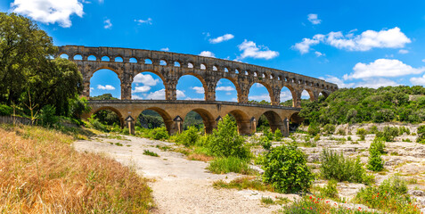 roman aqueduct, pont du gard, gard, occitanie, france