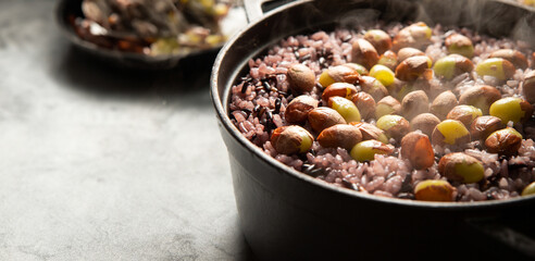 Canvas Print - ginkgo nuts on multigrain rice,Delicious freshly cooked cauldron rice