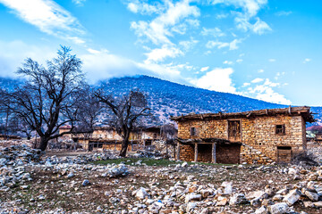 rural civil architecture; earth and stone houses